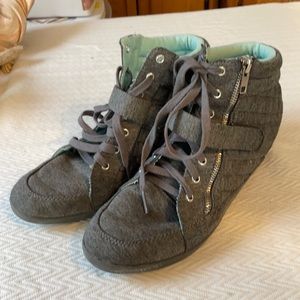 Justice shoes